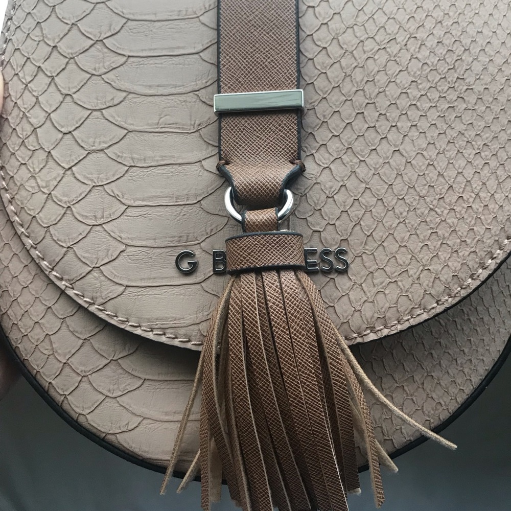 Guess purse. Cross body bag.